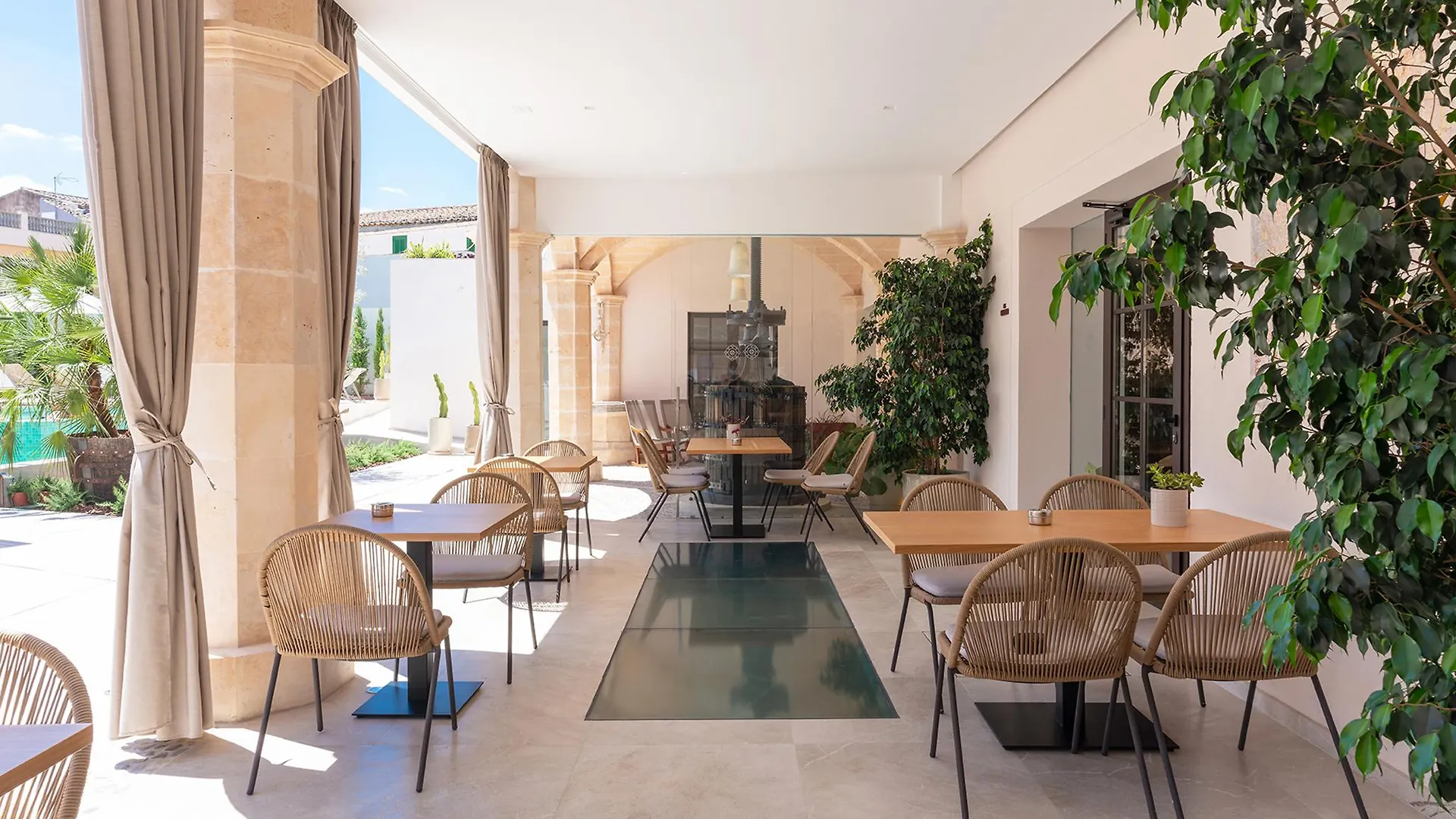 ****  Ynaira Hotel & Spa Ariany Spain